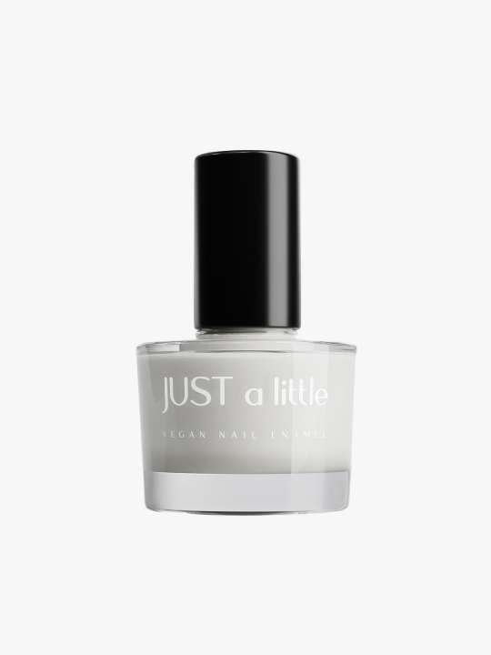 First light white grays nail polish, cosmoporto